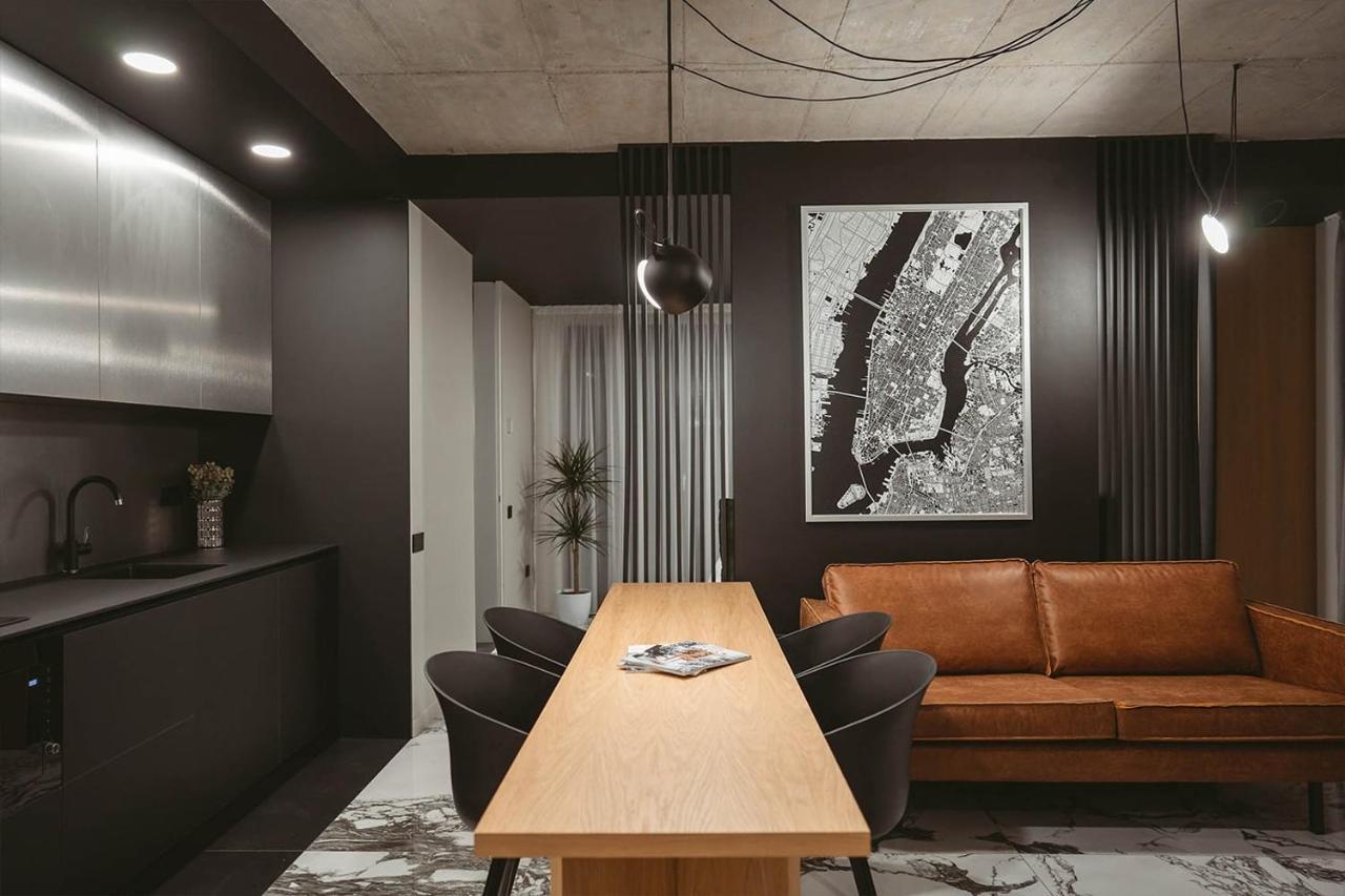 26Bricks Luxury Suites Орадя Экстерьер фото