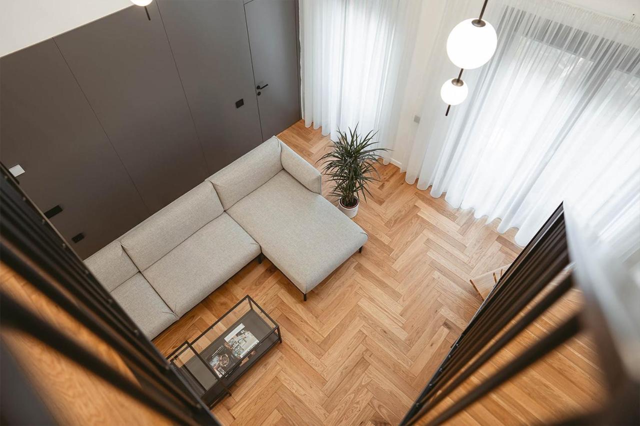 26Bricks Luxury Suites Орадя Экстерьер фото